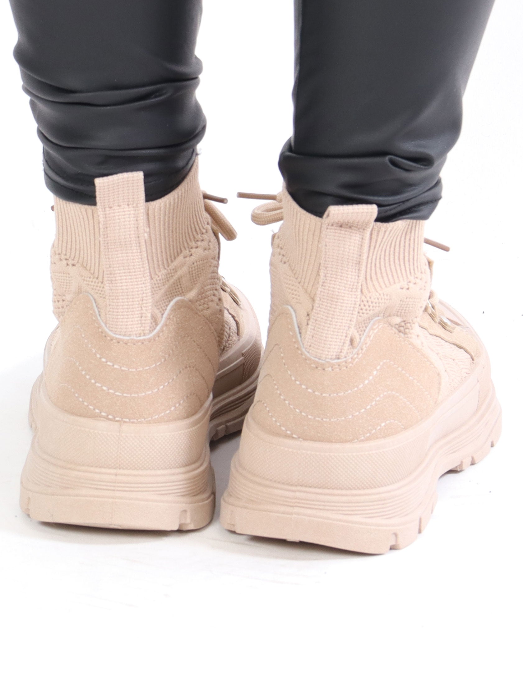 Liva - Sokkesneakers med blondedetaljer